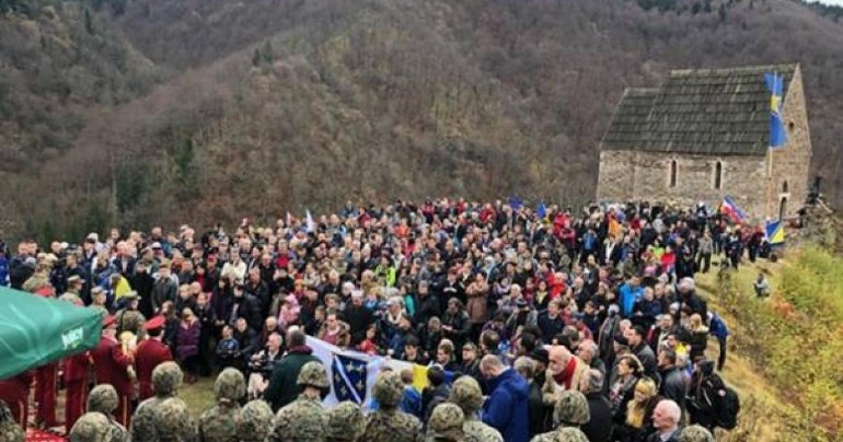 Narodno okupljanje na Bobovcu povodom Dana državnosti BiH